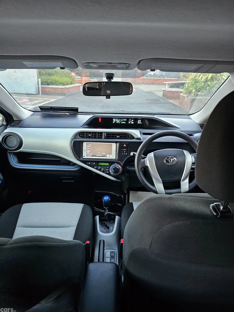 Toyota Aqua Hatchback, Petrol Hybrid, 2014, Silver