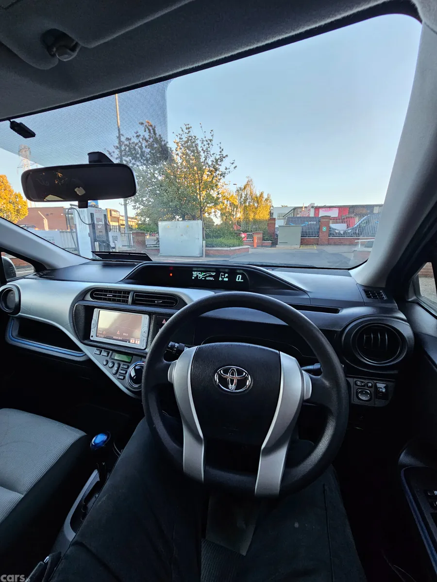 Toyota Aqua Hatchback, Petrol Hybrid, 2014, Silver