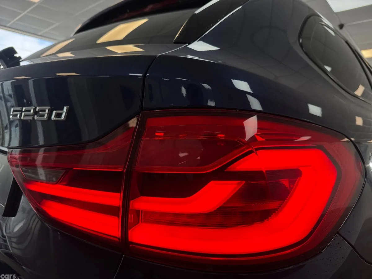 BMW 5-Series Estate, Diesel, 2018, Blue