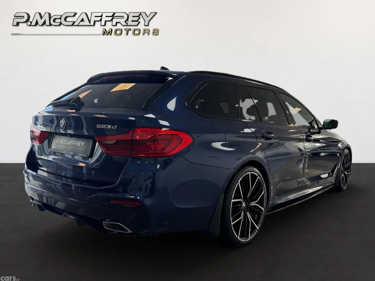 BMW 5-Series Estate, Diesel, 2018, Blue