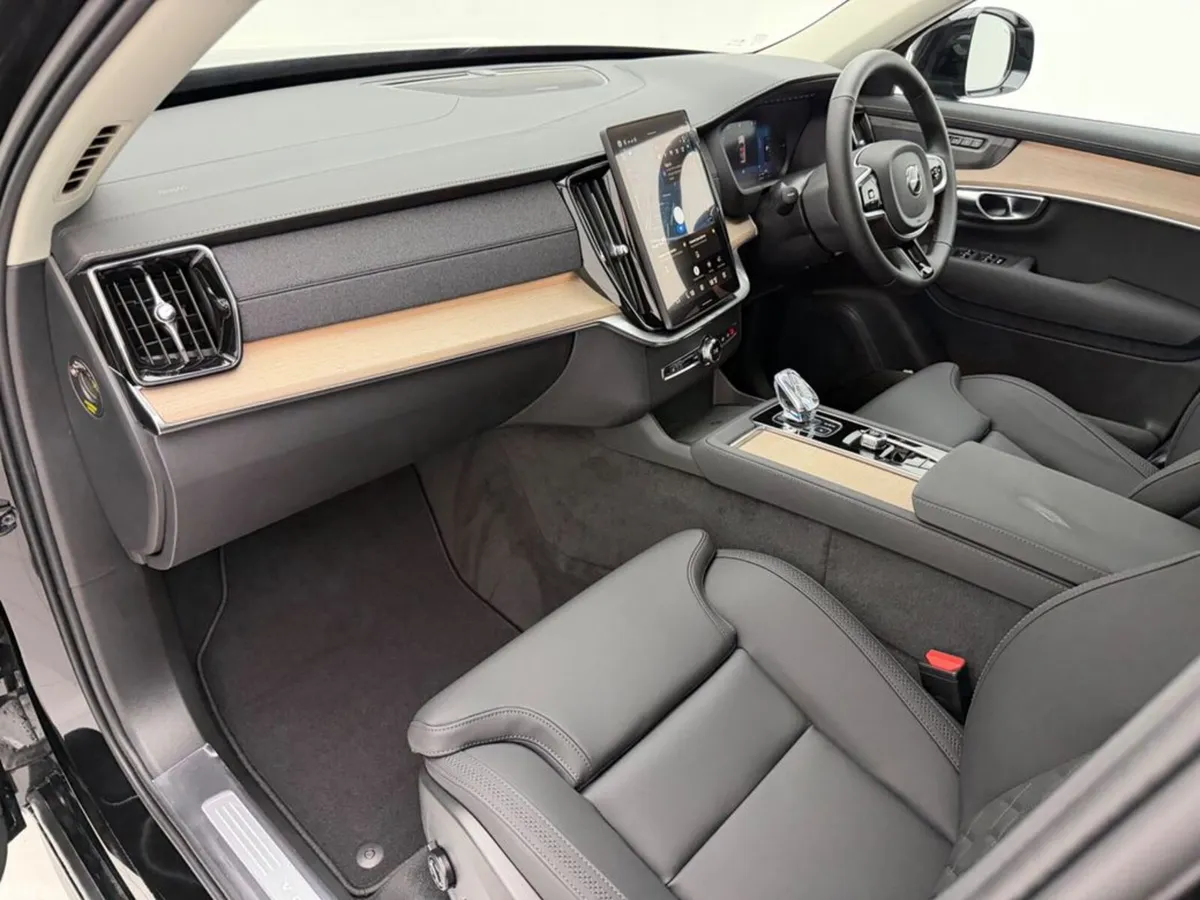 Volvo XC90 SUV, Petrol Plug-in Hybrid, 2026, Black