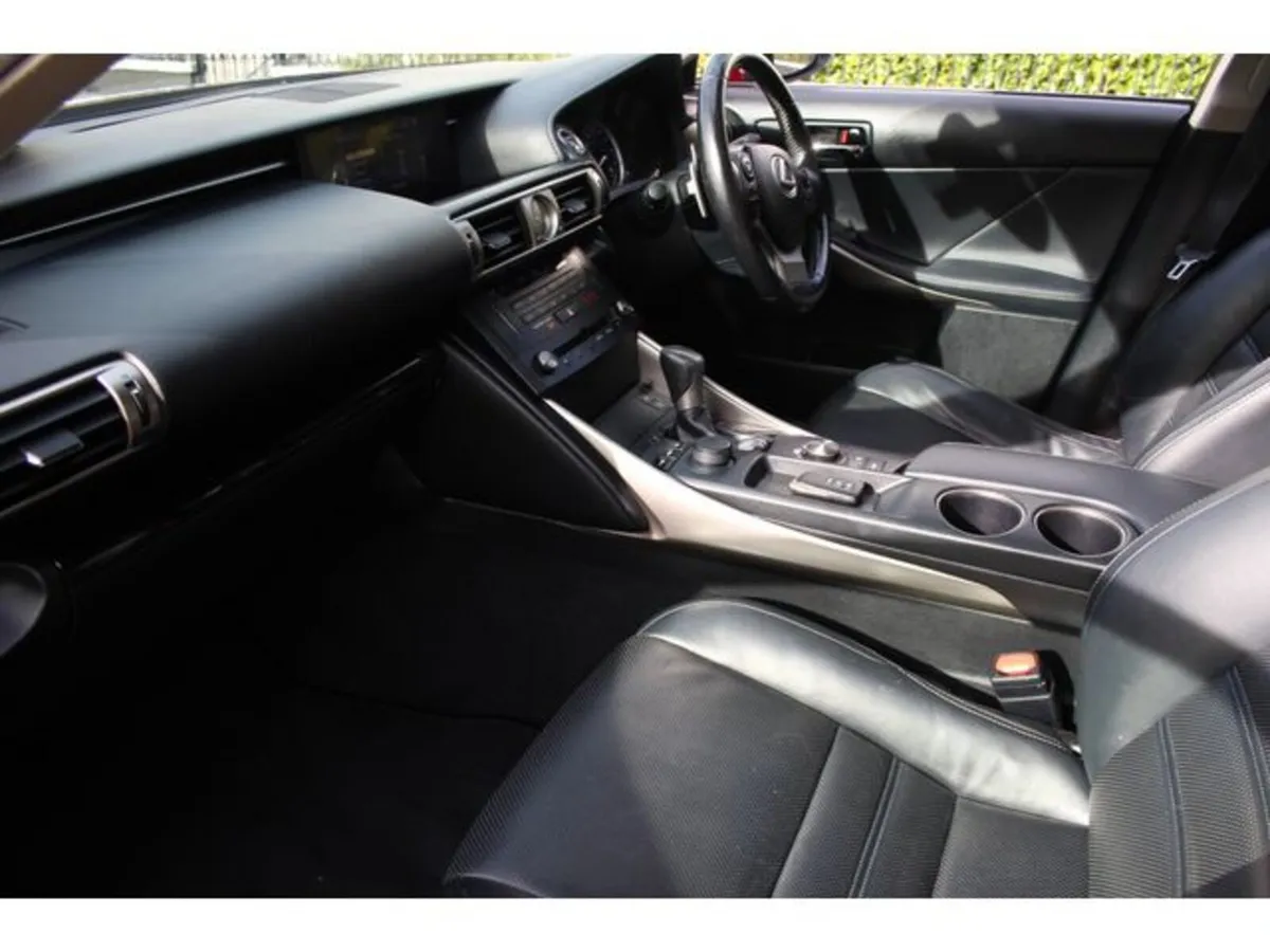 Lexus IS Saloon, Petrol Hybrid, 2015, Red