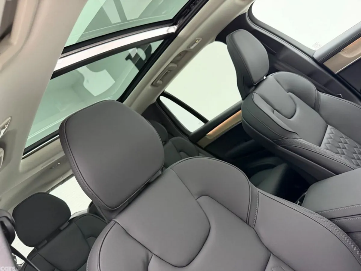 Volvo XC90 SUV, Petrol Plug-in Hybrid, 2026, Blue