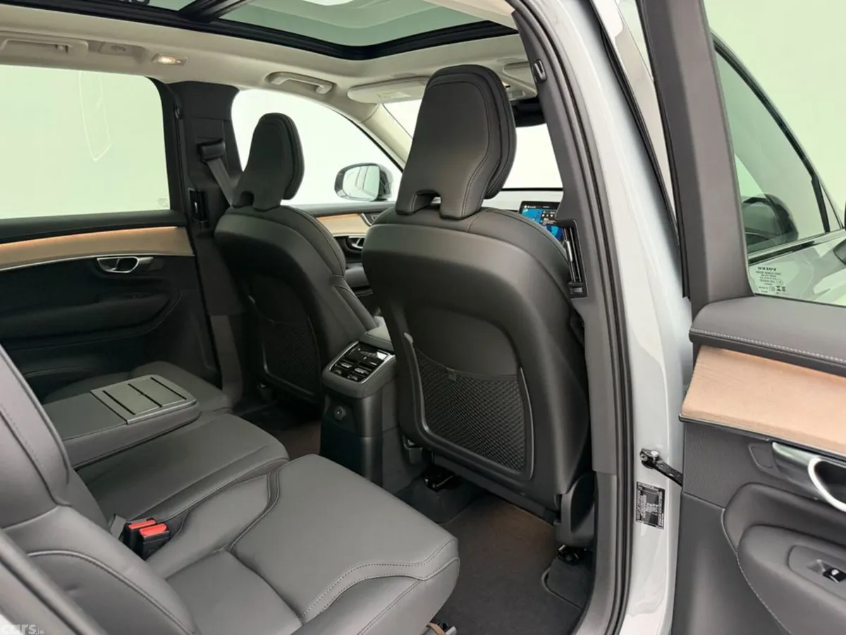 Volvo XC90 SUV, Petrol Plug-in Hybrid, 2026, Grey