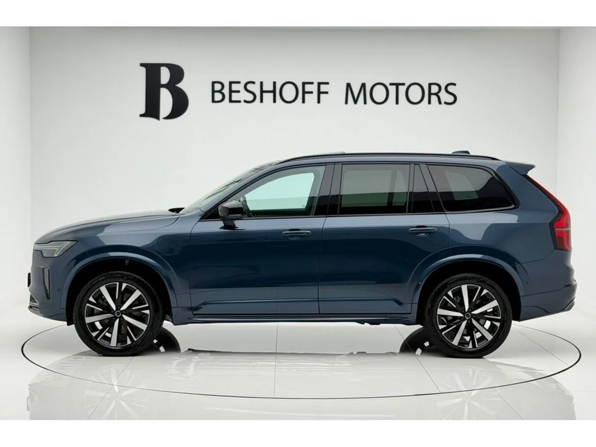 Volvo XC90 SUV, Petrol Plug-in Hybrid, 2026, Blue