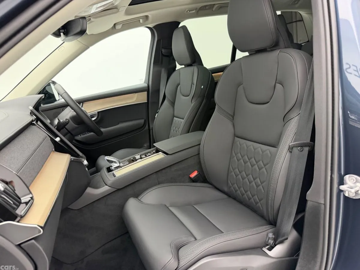 Volvo XC90 SUV, Petrol Plug-in Hybrid, 2026, Blue