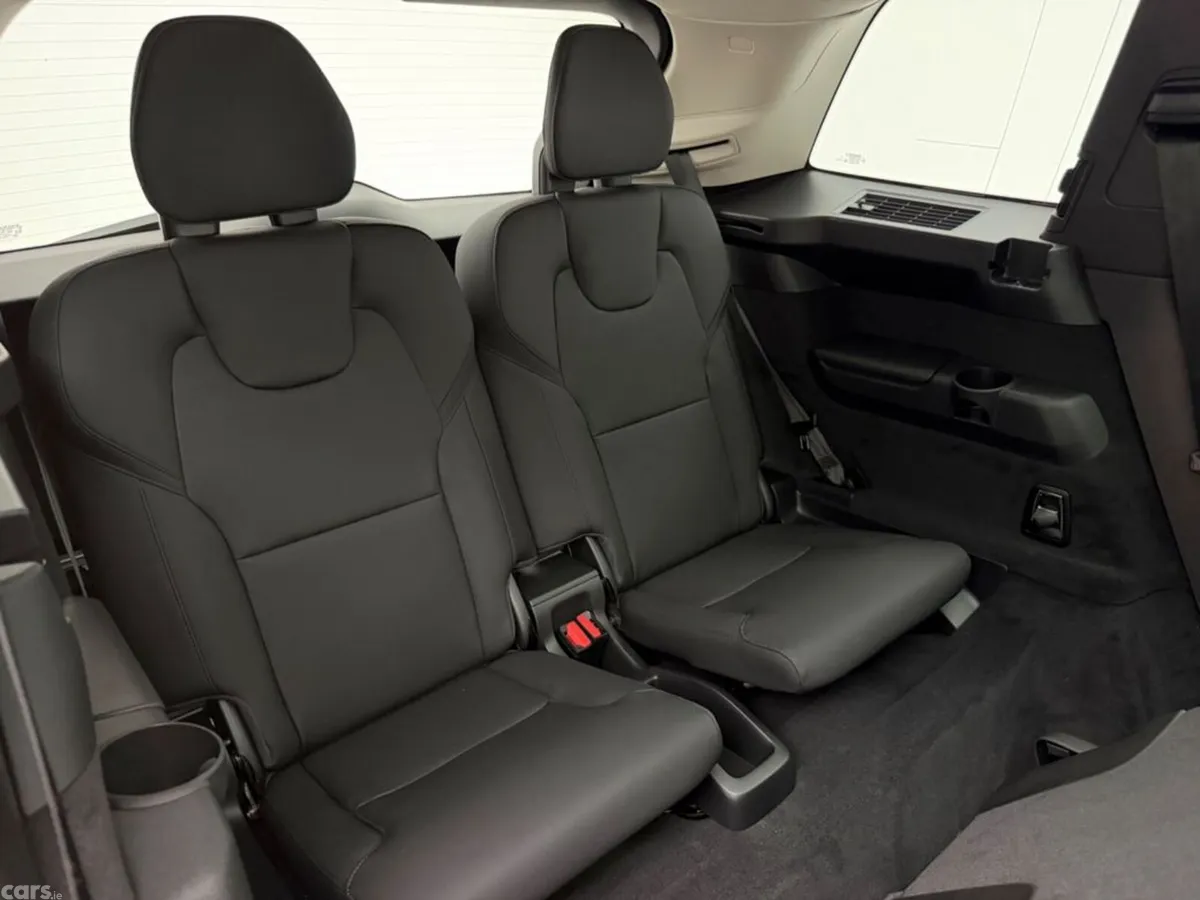 Volvo XC90 SUV, Petrol Plug-in Hybrid, 2026, Blue