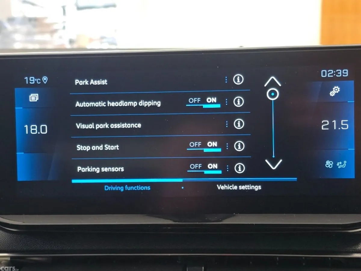 Peugeot 3008 MPV, Diesel, 2023, Grey