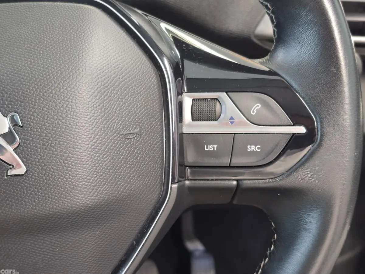 Peugeot 3008 MPV, Diesel, 2023, Grey
