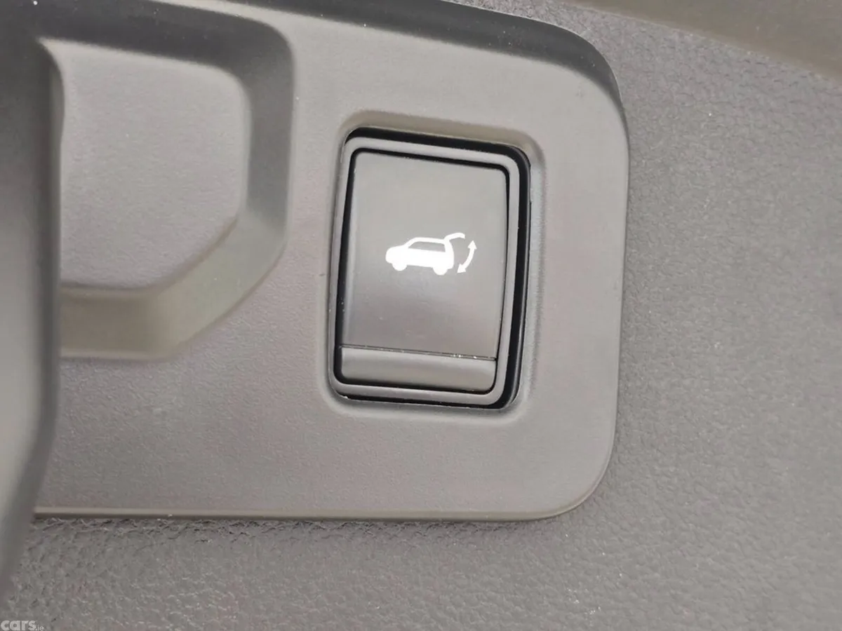 Renault Austral SUV, Petrol, 2024, White