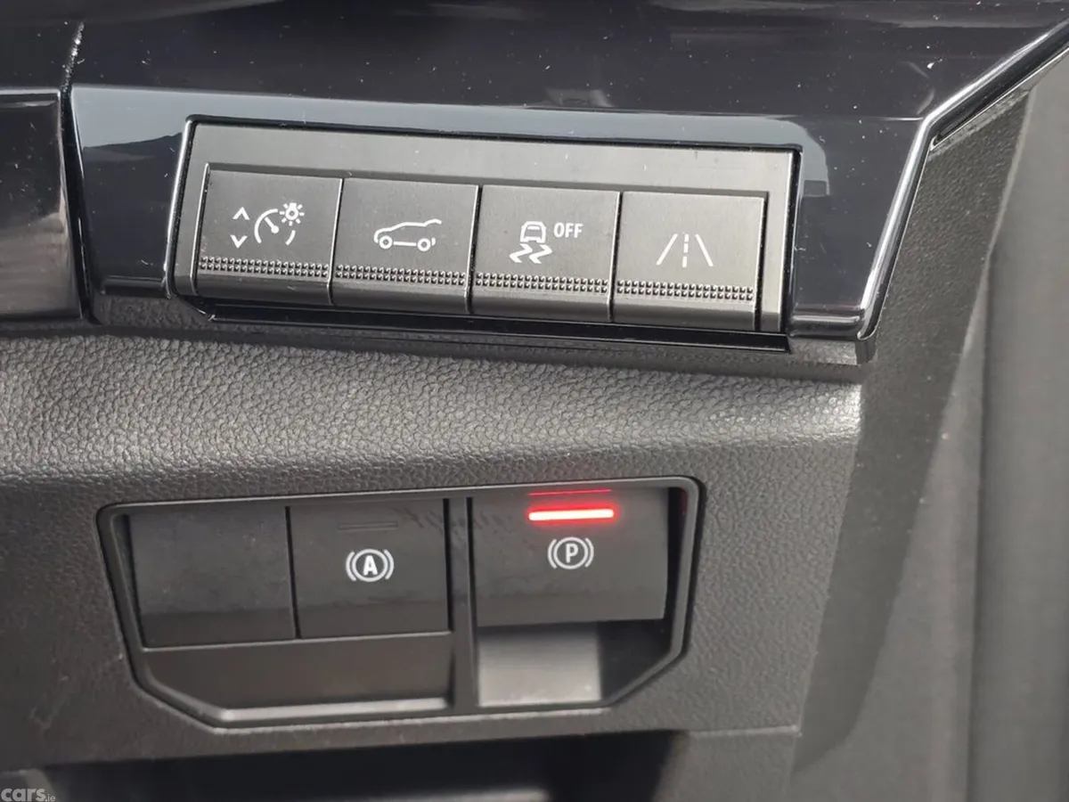 Renault Austral SUV, Petrol, 2024, White