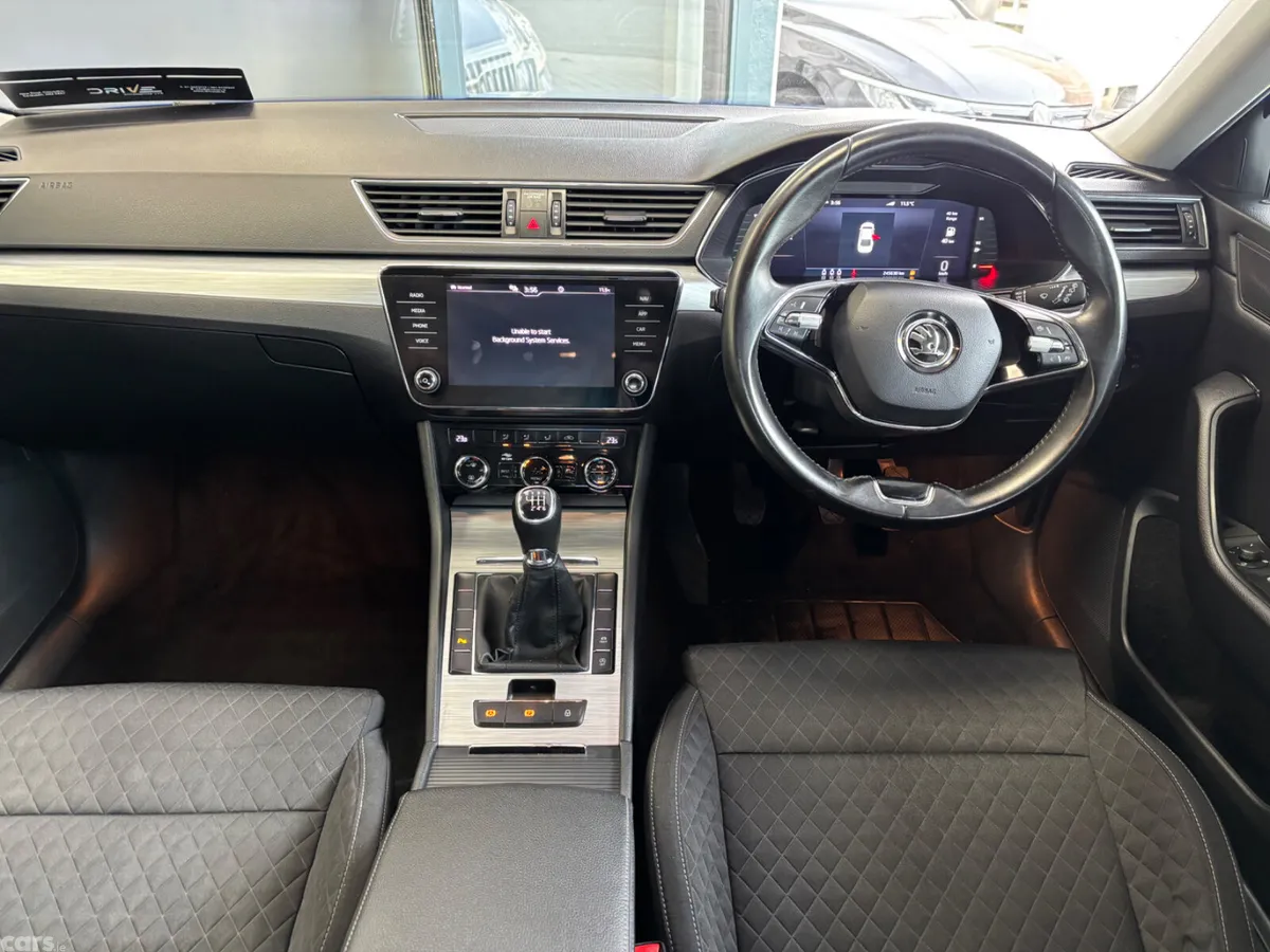 Skoda Superb Hatchback, Diesel, 2022, Blue