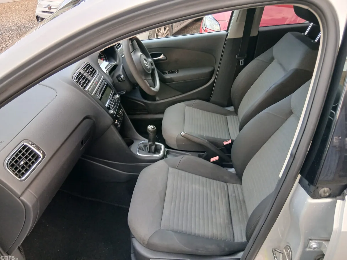 Volkswagen Polo Hatchback, Diesel, 2010, Silver