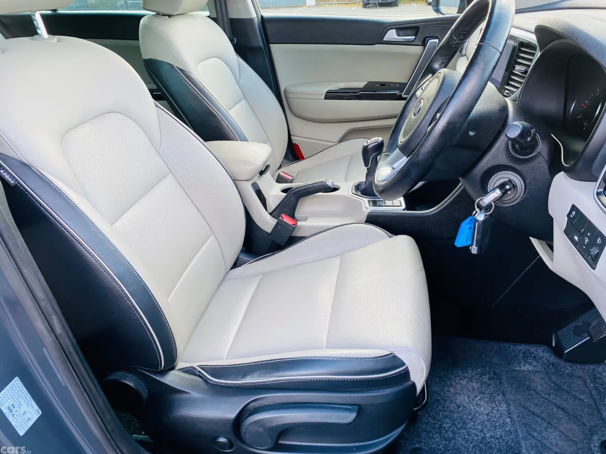 Kia Sportage SUV, Diesel, 2021, Grey