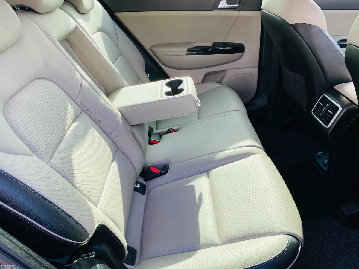 Kia Sportage SUV, Diesel, 2021, Grey