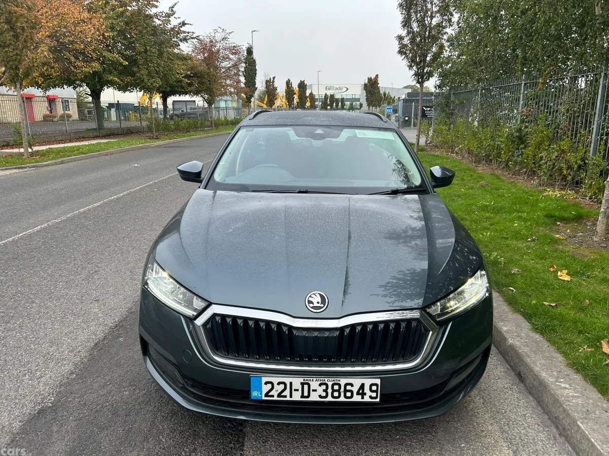 Skoda Octavia Estate, Petrol, 2022, Grey