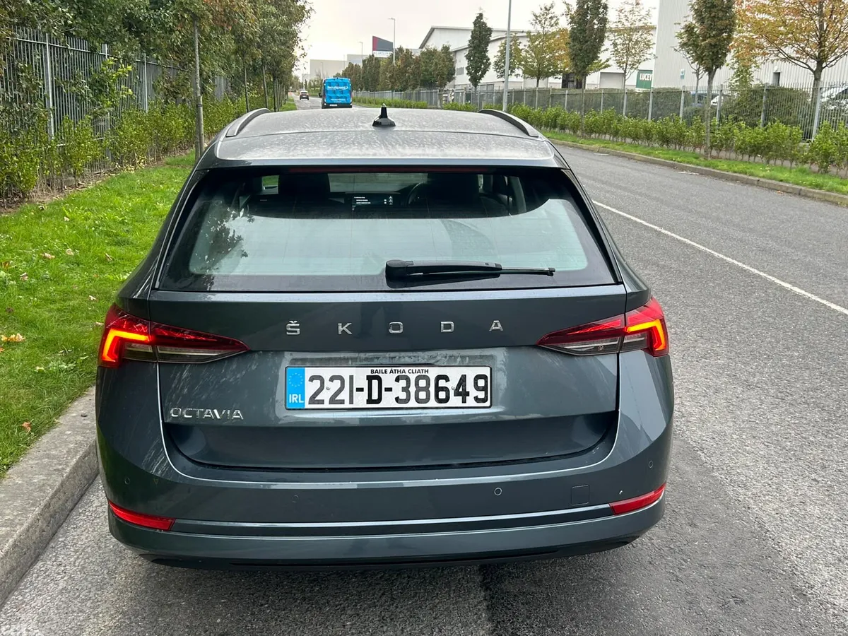 Skoda Octavia Estate, Petrol, 2022, Grey