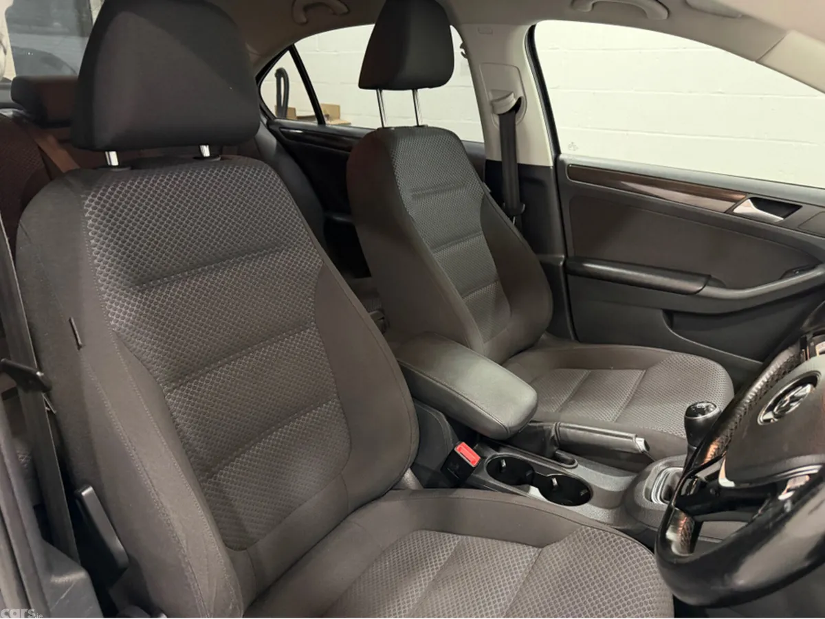 Volkswagen Jetta Saloon, Diesel, 2016, Grey