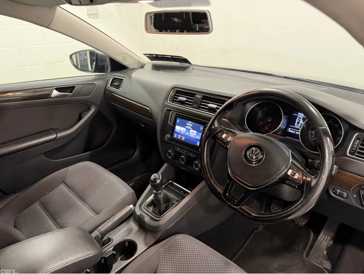 Volkswagen Jetta Saloon, Diesel, 2016, Grey