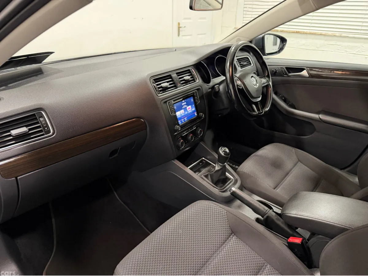 Volkswagen Jetta Saloon, Diesel, 2016, Grey