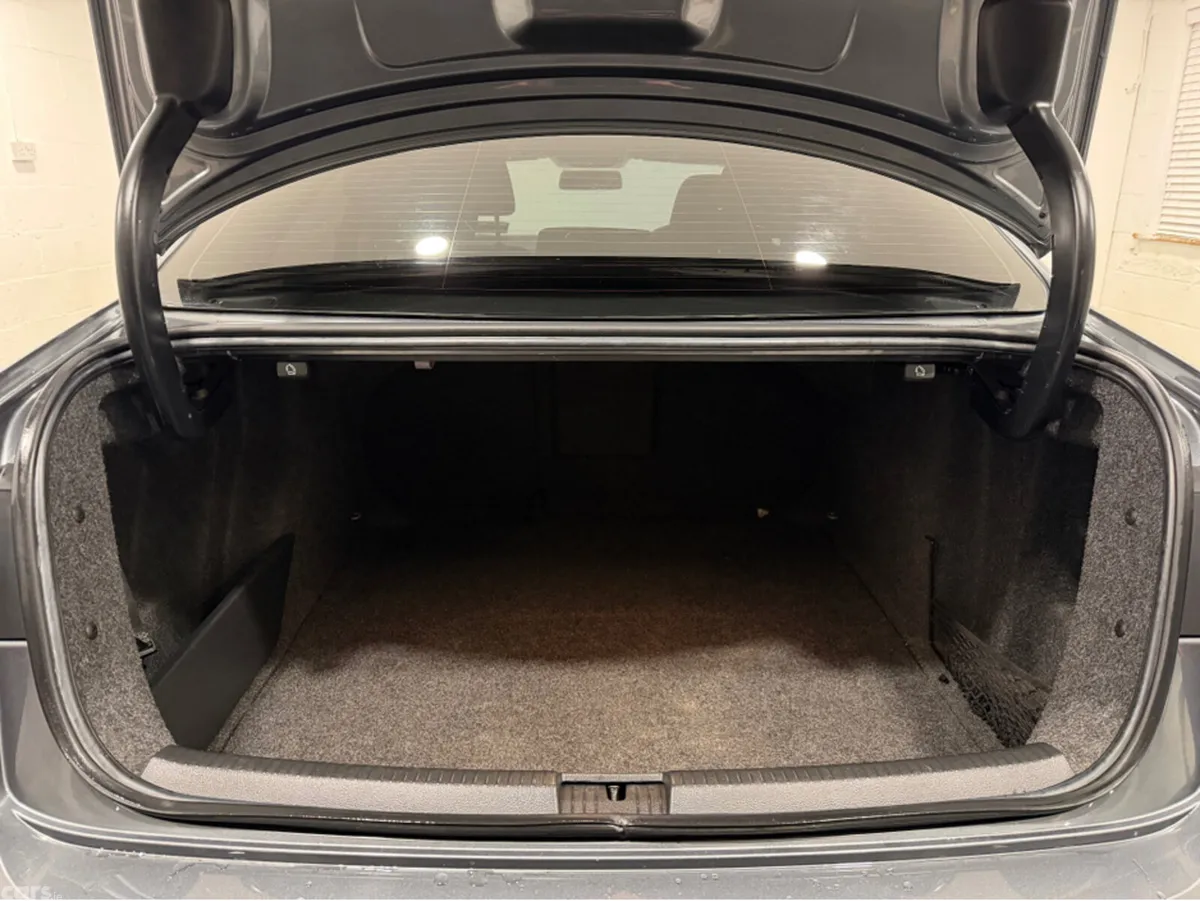 Volkswagen Jetta Saloon, Diesel, 2016, Grey
