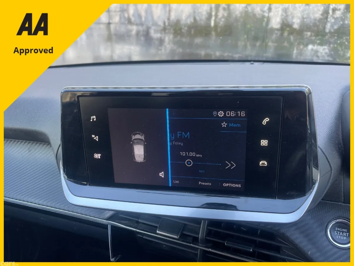 Peugeot 208 Hatchback, Petrol, 2021, Blue