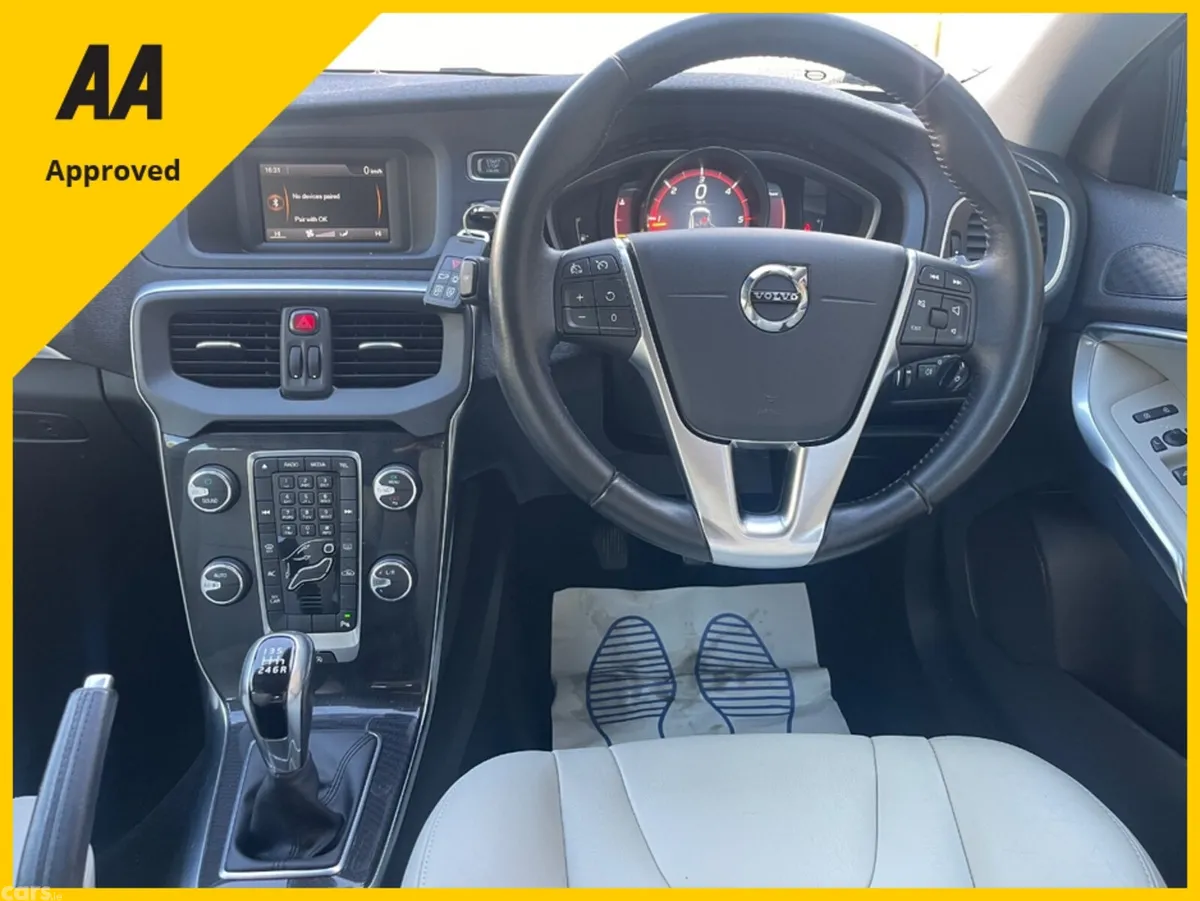 Volvo V40 Hatchback, Diesel, 2017, Blue