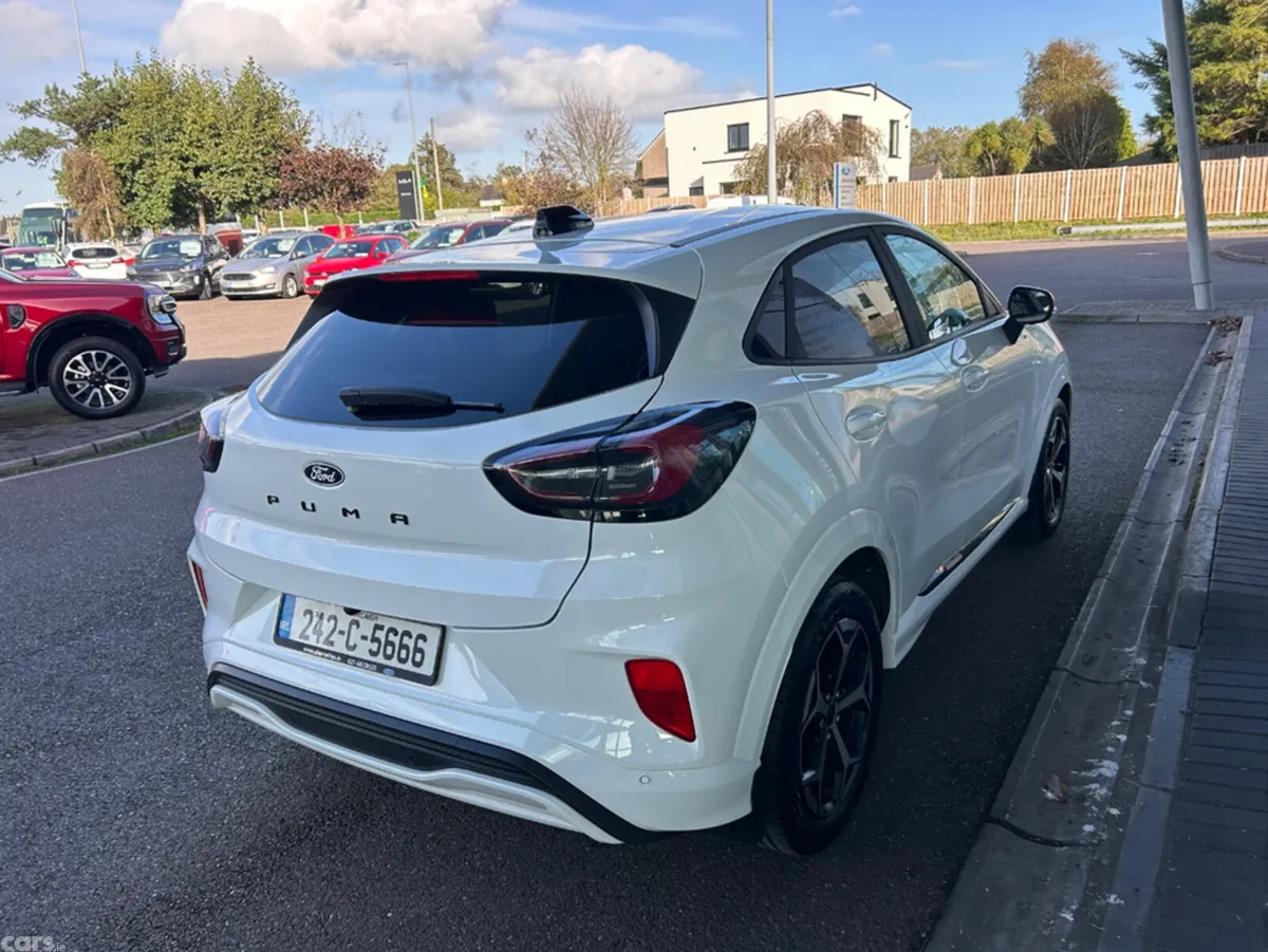 Ford Puma MPV, Petrol Hybrid, 2024, White