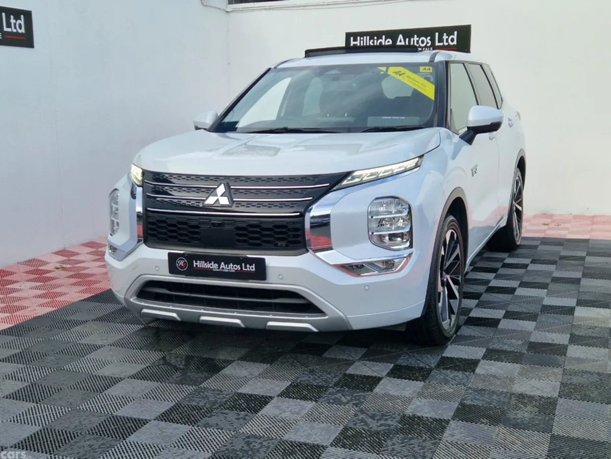 Mitsubishi Outlander MPV, Petrol Plug-in Hybrid, 2022, White