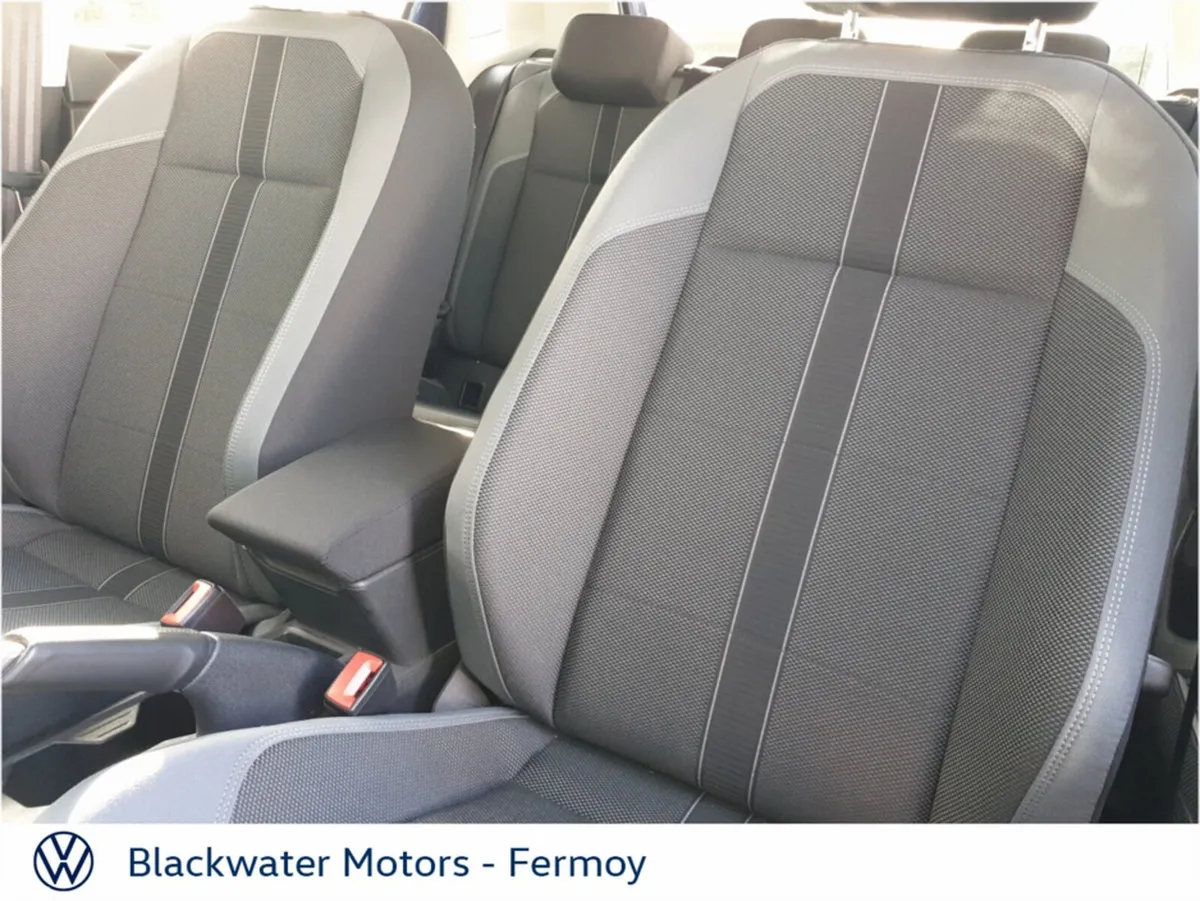 Volkswagen Polo Hatchback, Petrol, 2021, Blue