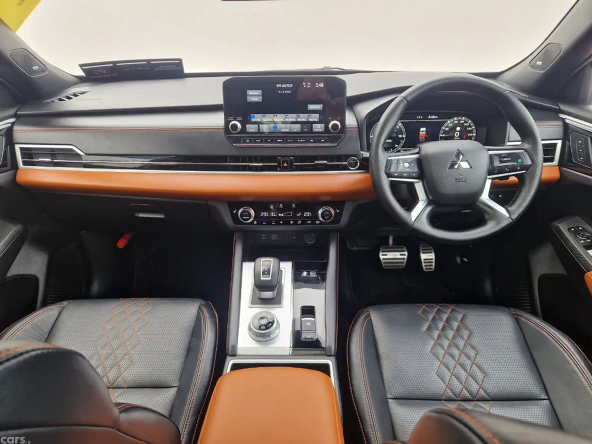 Mitsubishi Outlander MPV, Petrol Plug-in Hybrid, 2022, White
