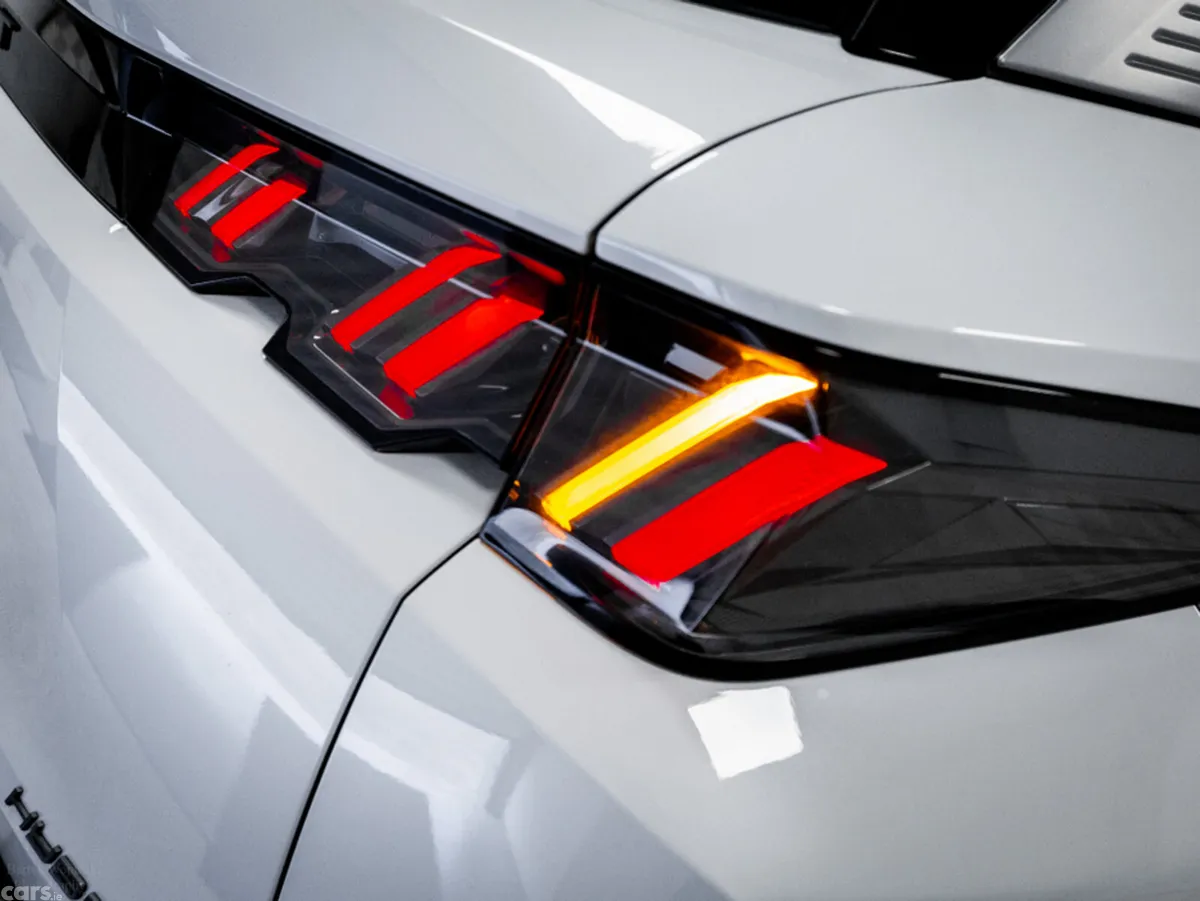 Peugeot 5008 SUV, Petrol, 2026, White