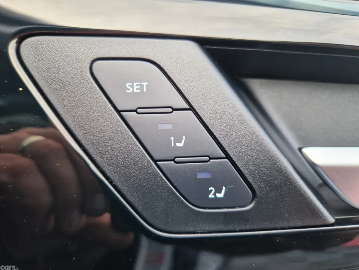 Mitsubishi Outlander MPV, Petrol Plug-in Hybrid, 2022, White
