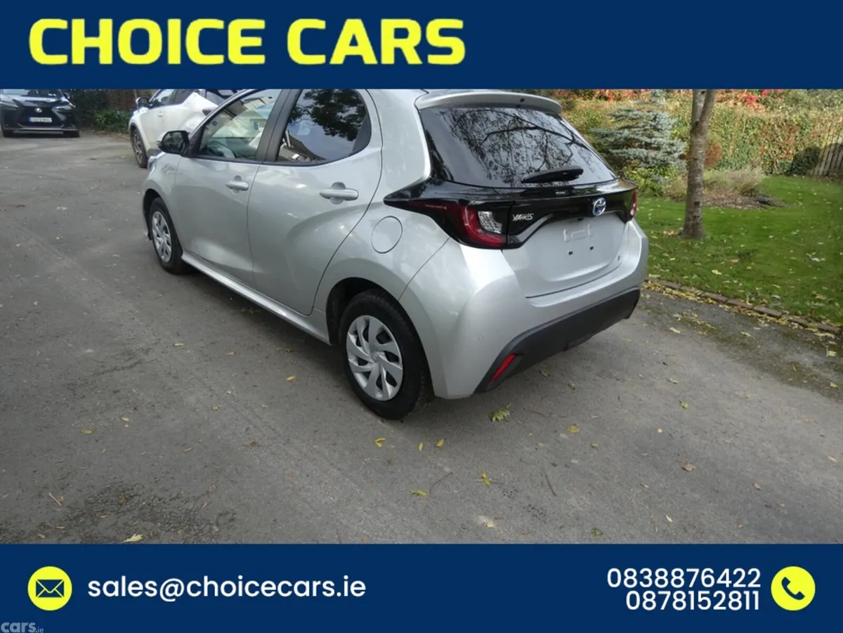 Toyota Yaris Hatchback, Petrol Hybrid, 2022, Silver