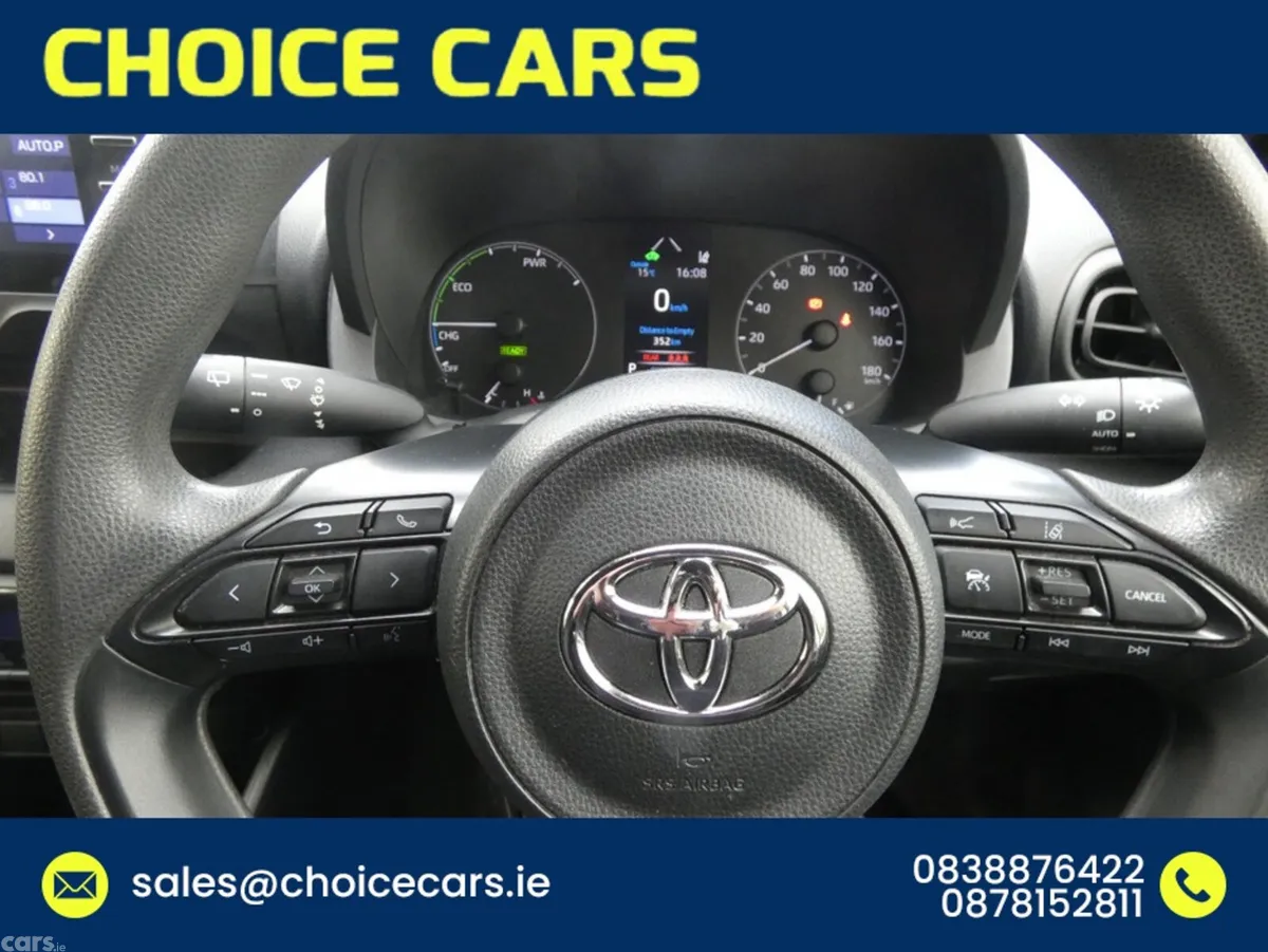 Toyota Yaris Hatchback, Petrol Hybrid, 2022, Silver