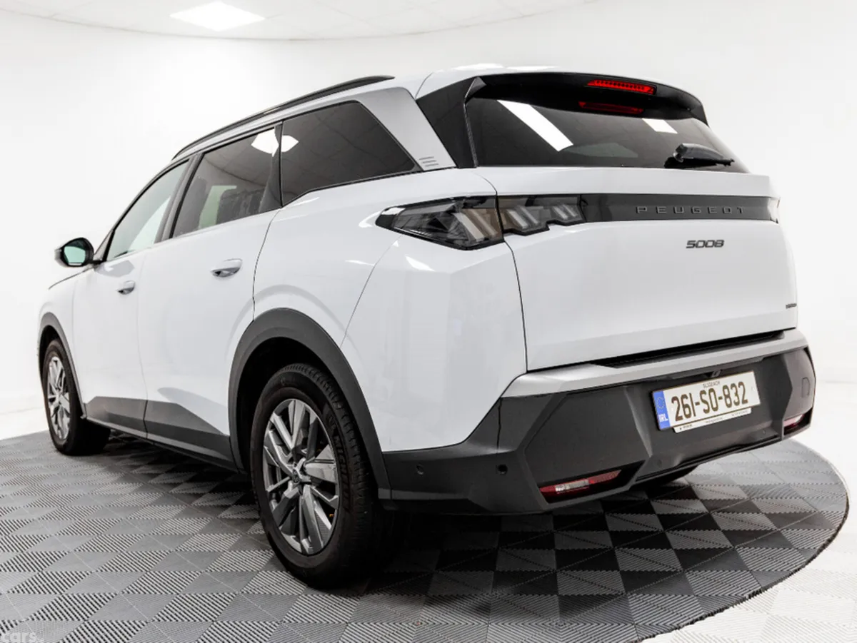 Peugeot 5008 SUV, Petrol, 2026, White