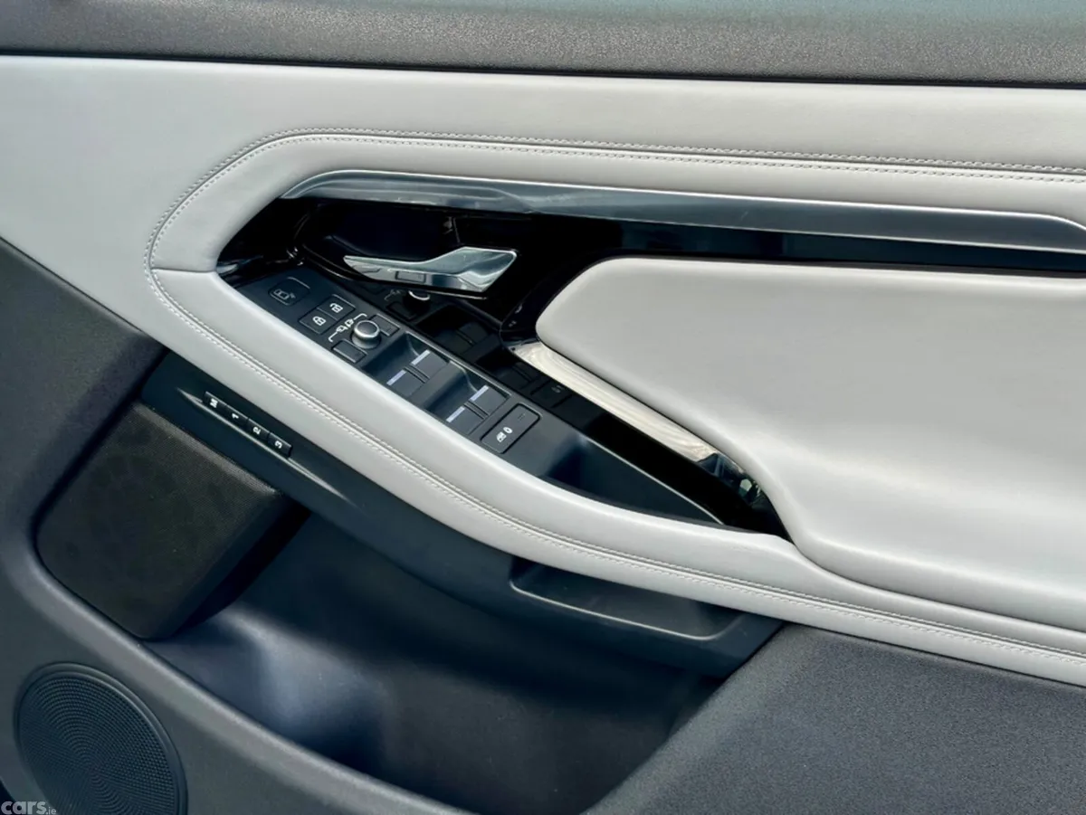 Land Rover Range Rover Evoque SUV, Petrol Plug-in Hybrid, 2022, White