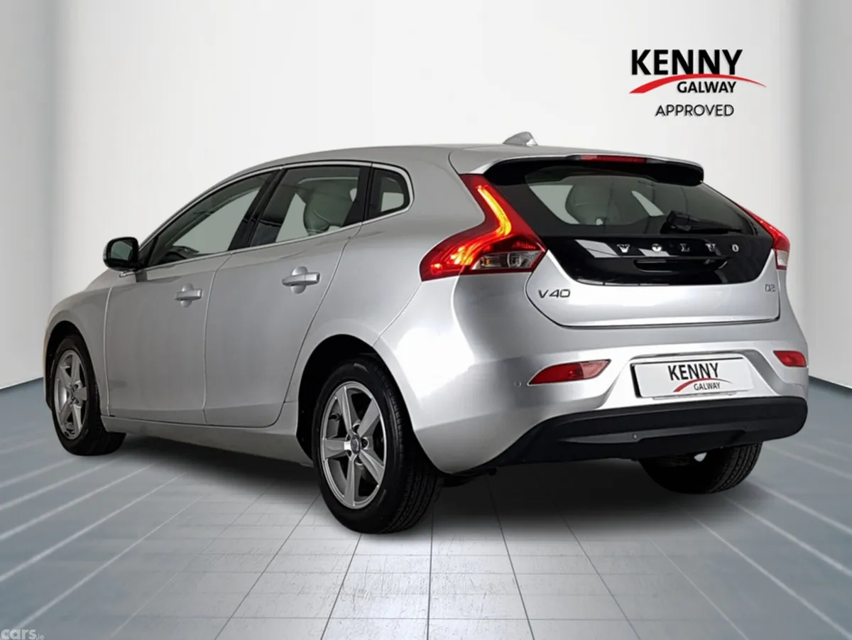 Volvo V40 Hatchback, Diesel, 2015, Silver