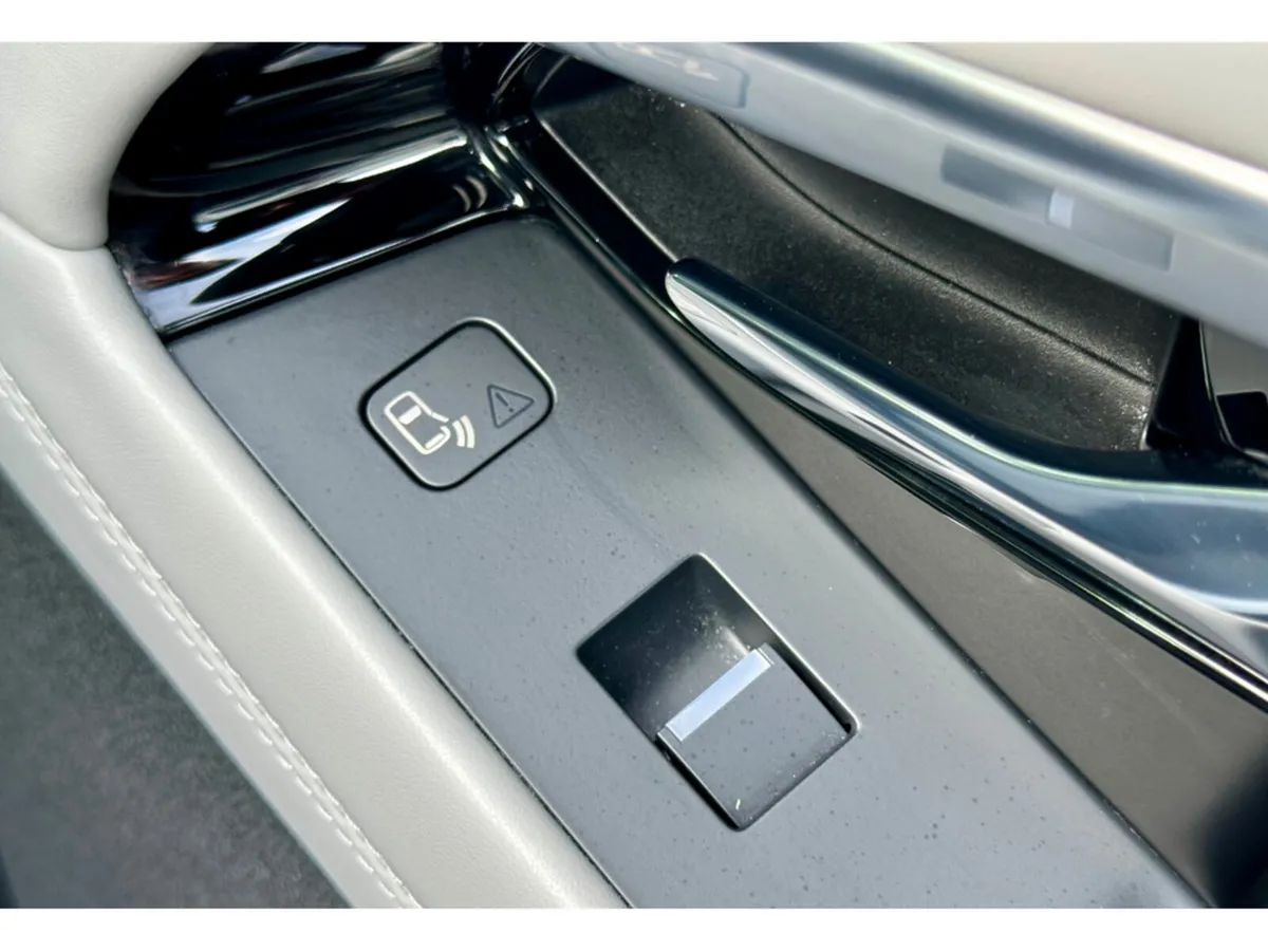 Land Rover Range Rover Evoque SUV, Petrol Plug-in Hybrid, 2022, White
