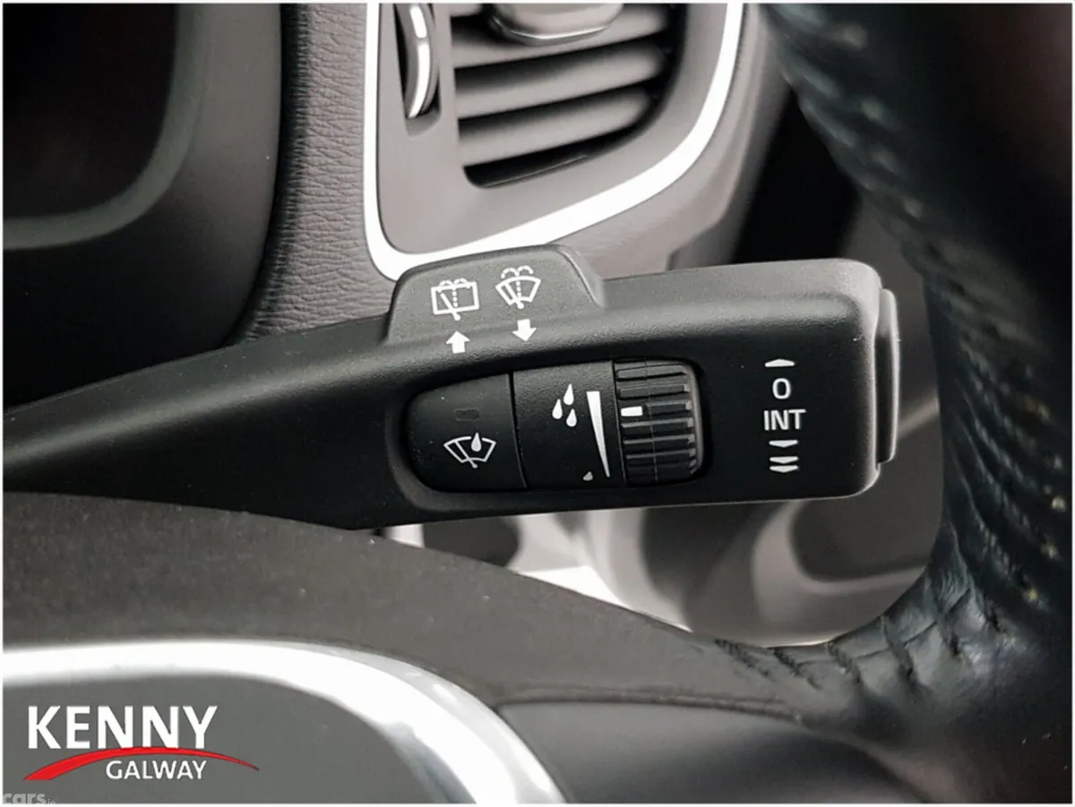 Volvo V40 Hatchback, Diesel, 2015, Silver
