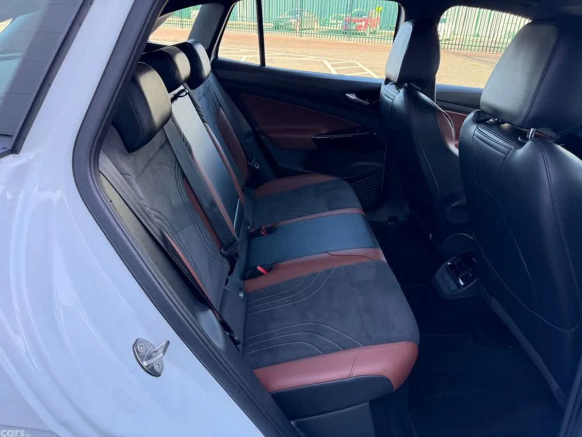 Volkswagen ID.4 Estate, Electric, 2022, White
