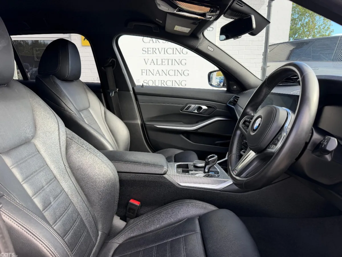 BMW 3-Series Estate, Petrol Plug-in Hybrid, 2020, White