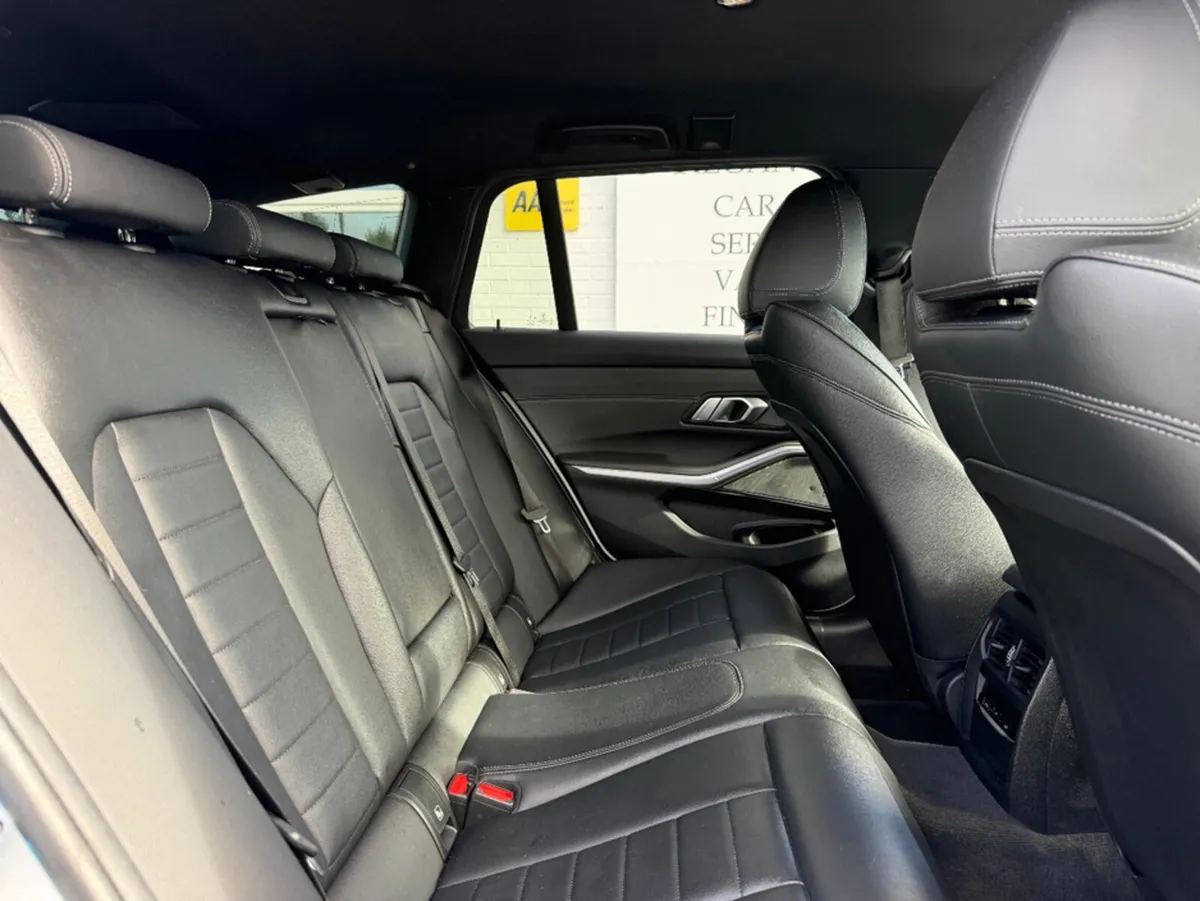 BMW 3-Series Estate, Petrol Plug-in Hybrid, 2020, White