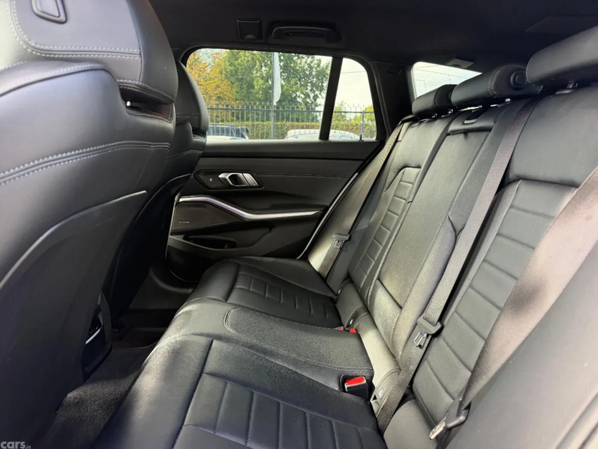 BMW 3-Series Estate, Petrol Plug-in Hybrid, 2020, White