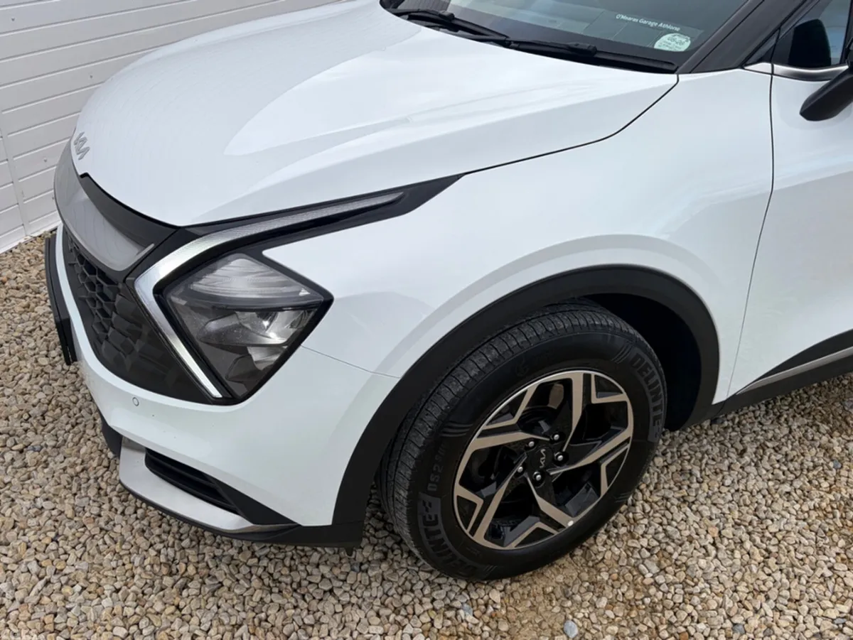 Kia Sportage MPV, Diesel, 2023, White