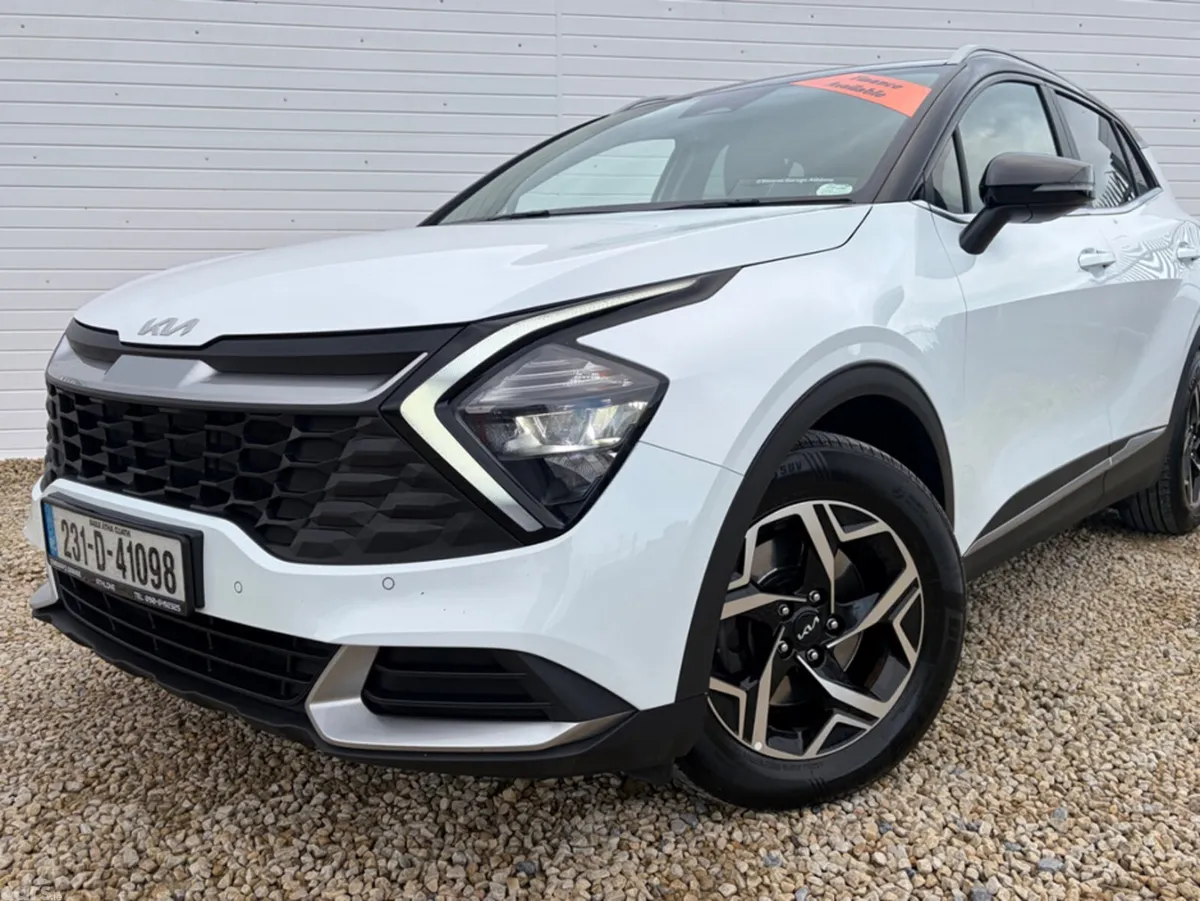 Kia Sportage MPV, Diesel, 2023, White