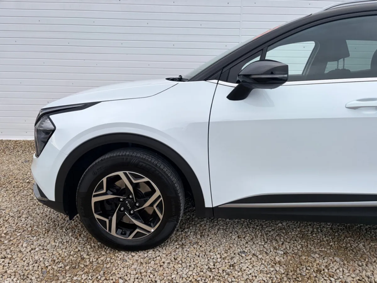 Kia Sportage MPV, Diesel, 2023, White