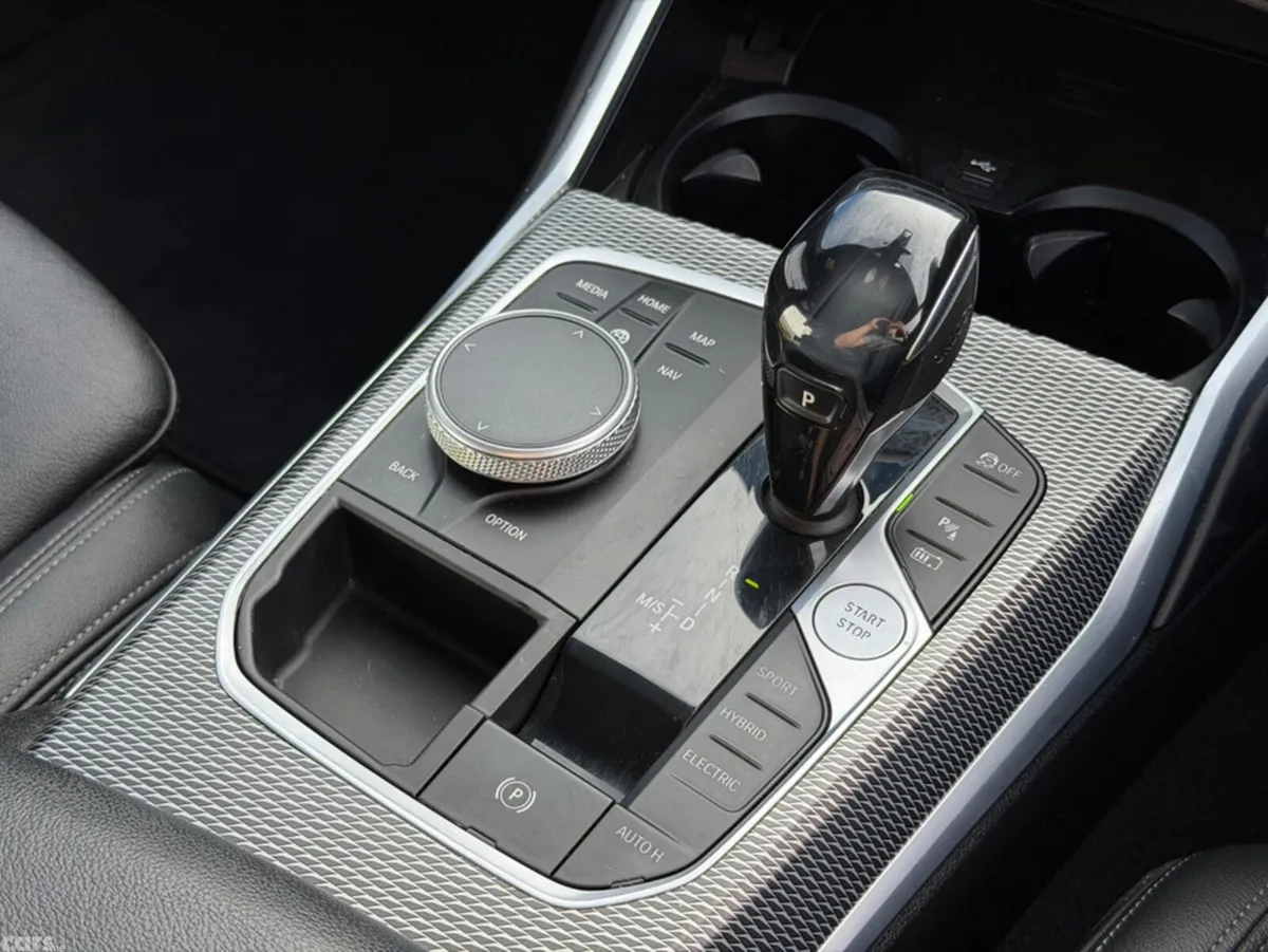 BMW 3-Series Estate, Petrol Plug-in Hybrid, 2020, White