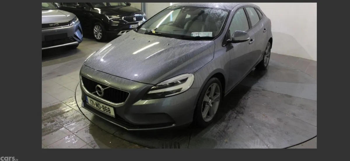 Volvo V40 Hatchback, Diesel, 2017, Grey