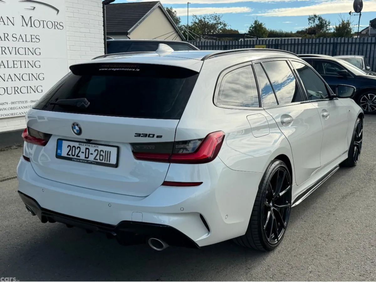 BMW 3-Series Estate, Petrol Plug-in Hybrid, 2020, White